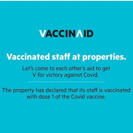 Vaccinated Staff - Oyo 1230 Kampoeng Osing Syariah Guesthouse Banyuwangi  Exterior foto